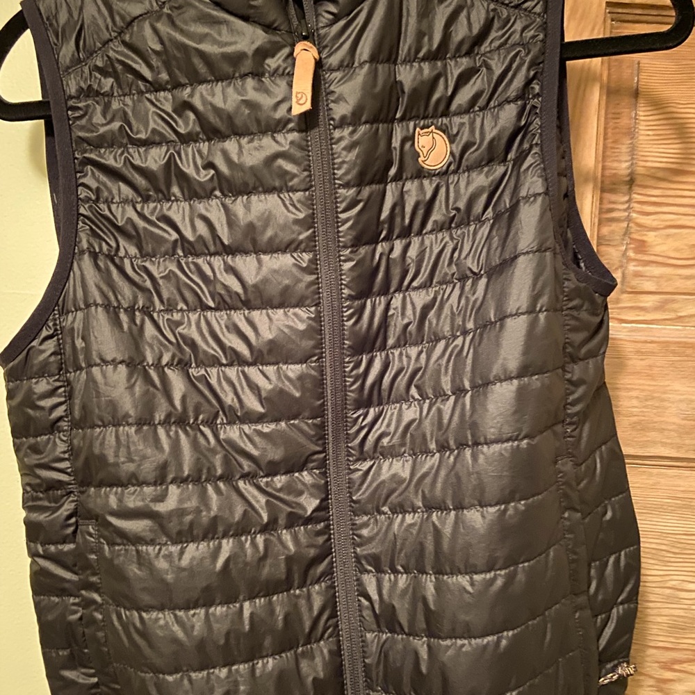 Fjällräven black down vest. Women’s small. Great shape.